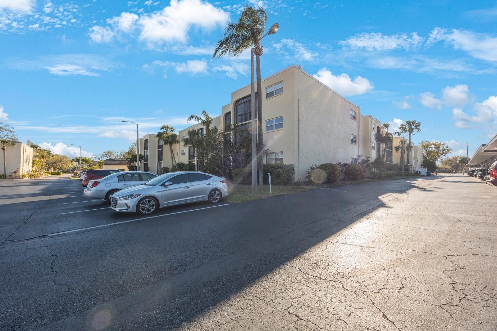 Image 32 of 34 For 11485 Oakhurst Road 1200-1