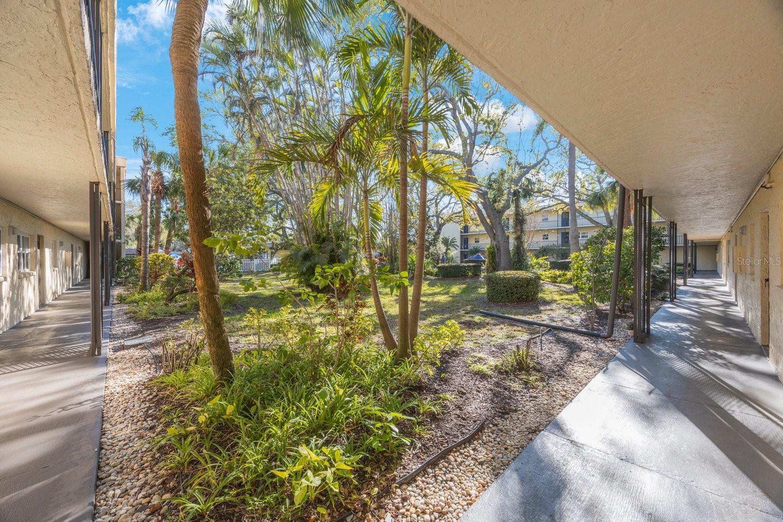 Image 5 of 34 For 11485 Oakhurst Road 1200-1