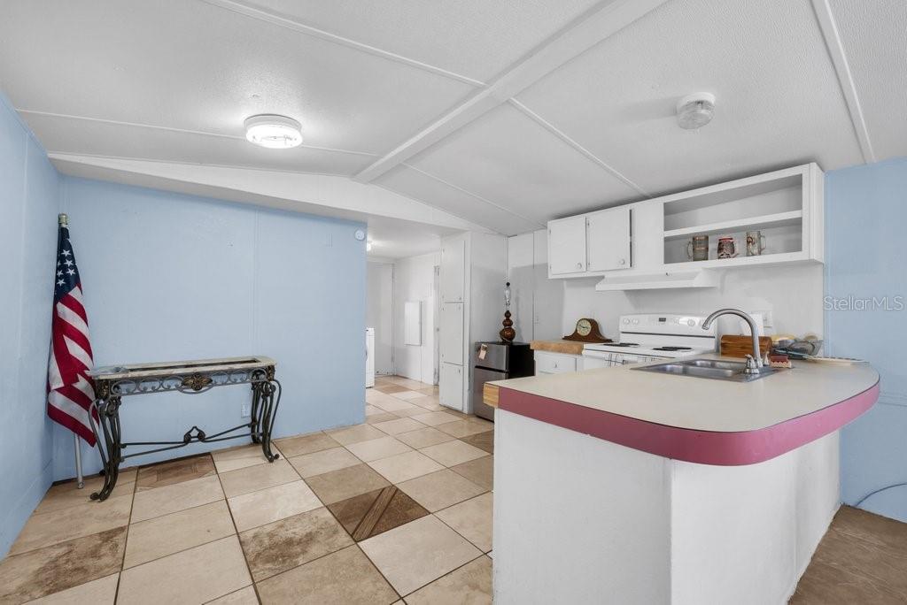 Image 11 of 34 For 6833 Garden Drive