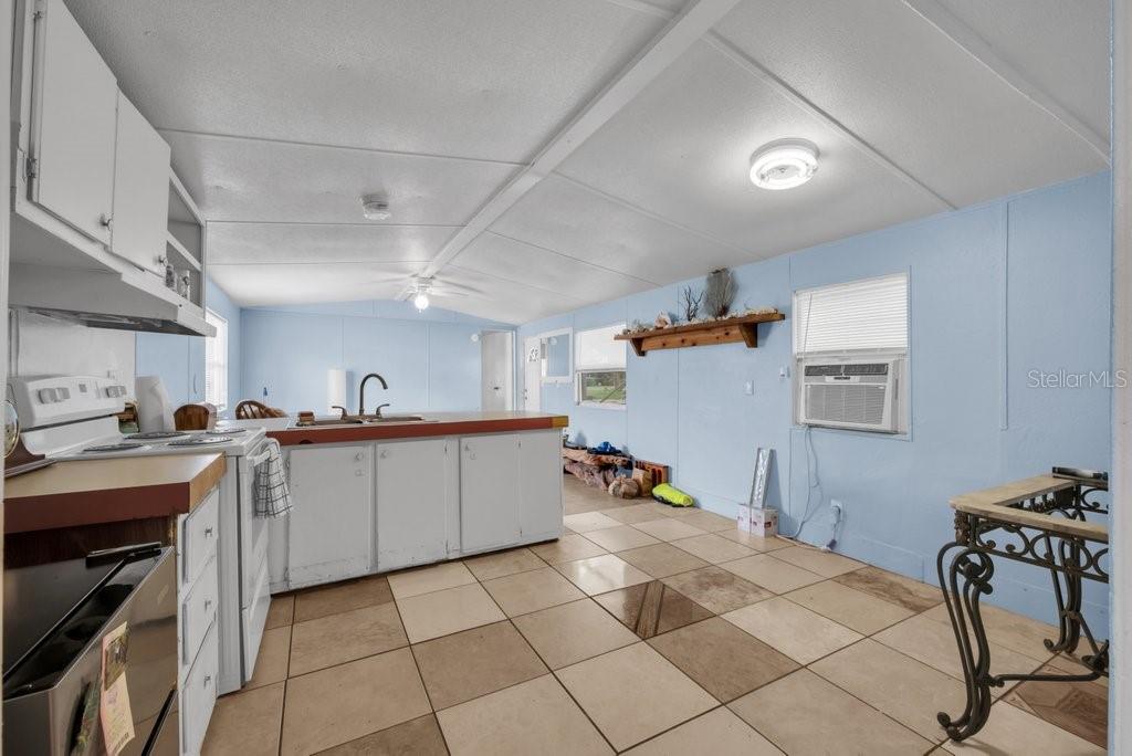 Image 13 of 34 For 6833 Garden Drive