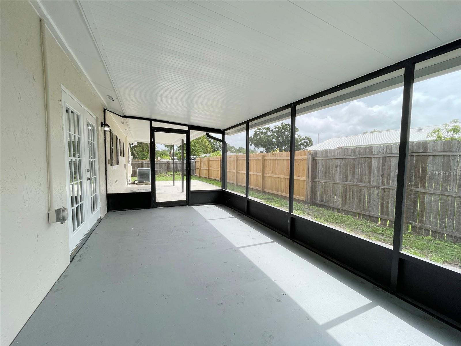 Image 14 of 17 For 1003 Cornwall Court