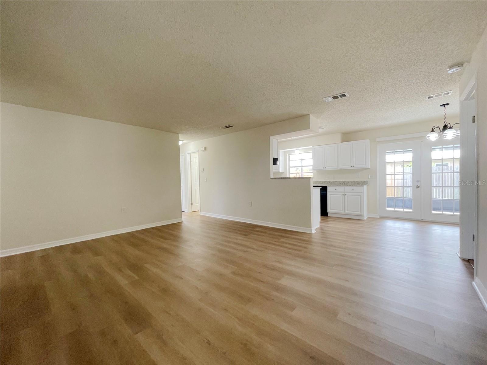 Image 3 of 17 For 1003 Cornwall Court