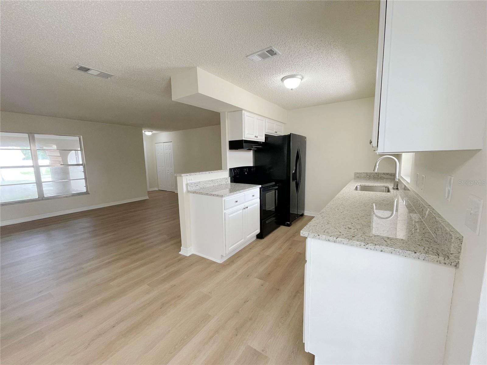 Image 4 of 17 For 1003 Cornwall Court