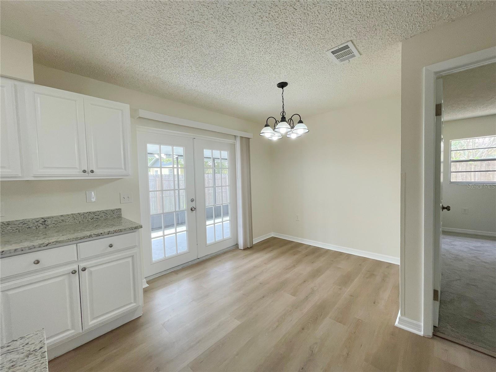 Image 7 of 17 For 1003 Cornwall Court