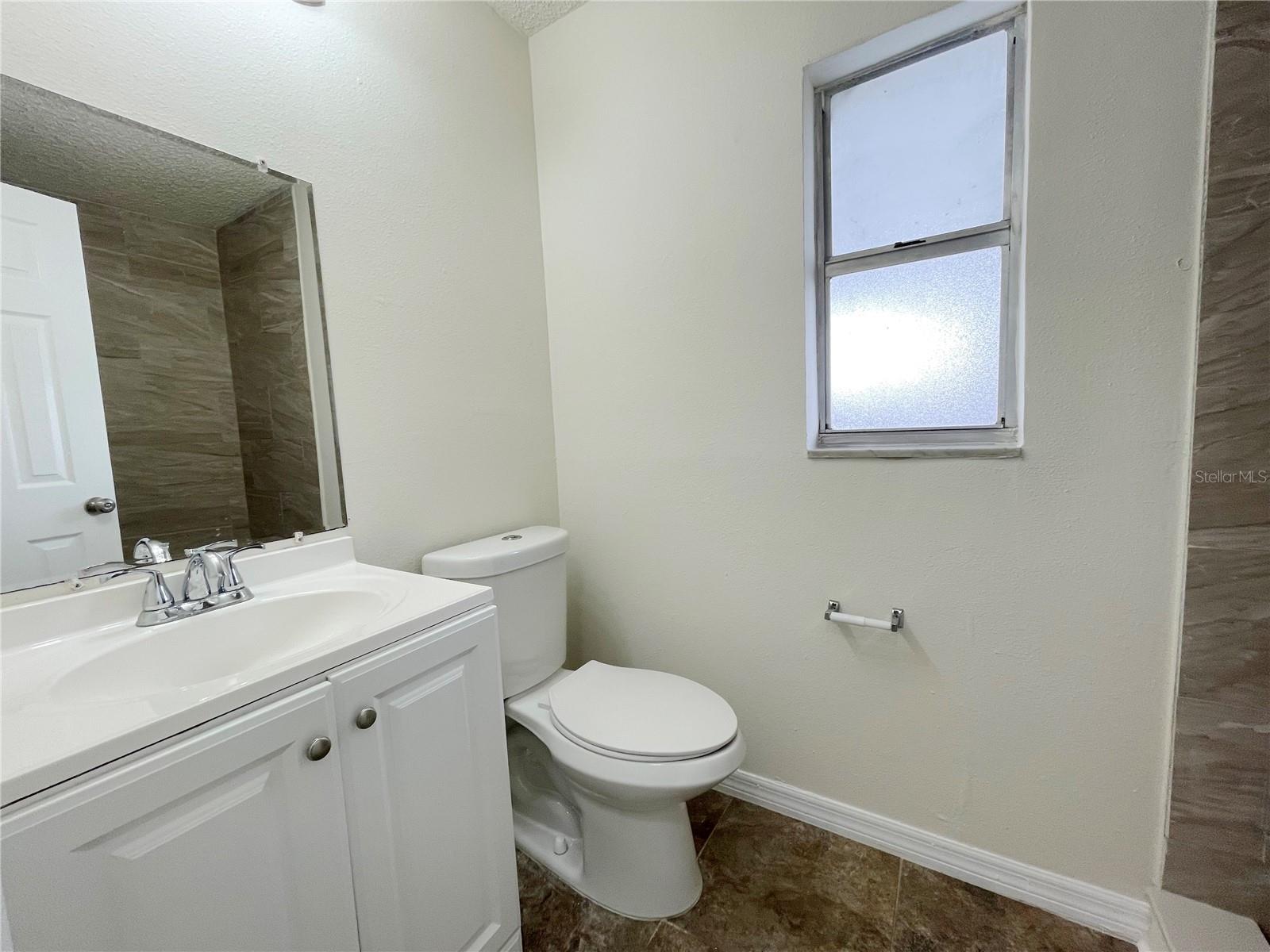 Image 9 of 17 For 1003 Cornwall Court
