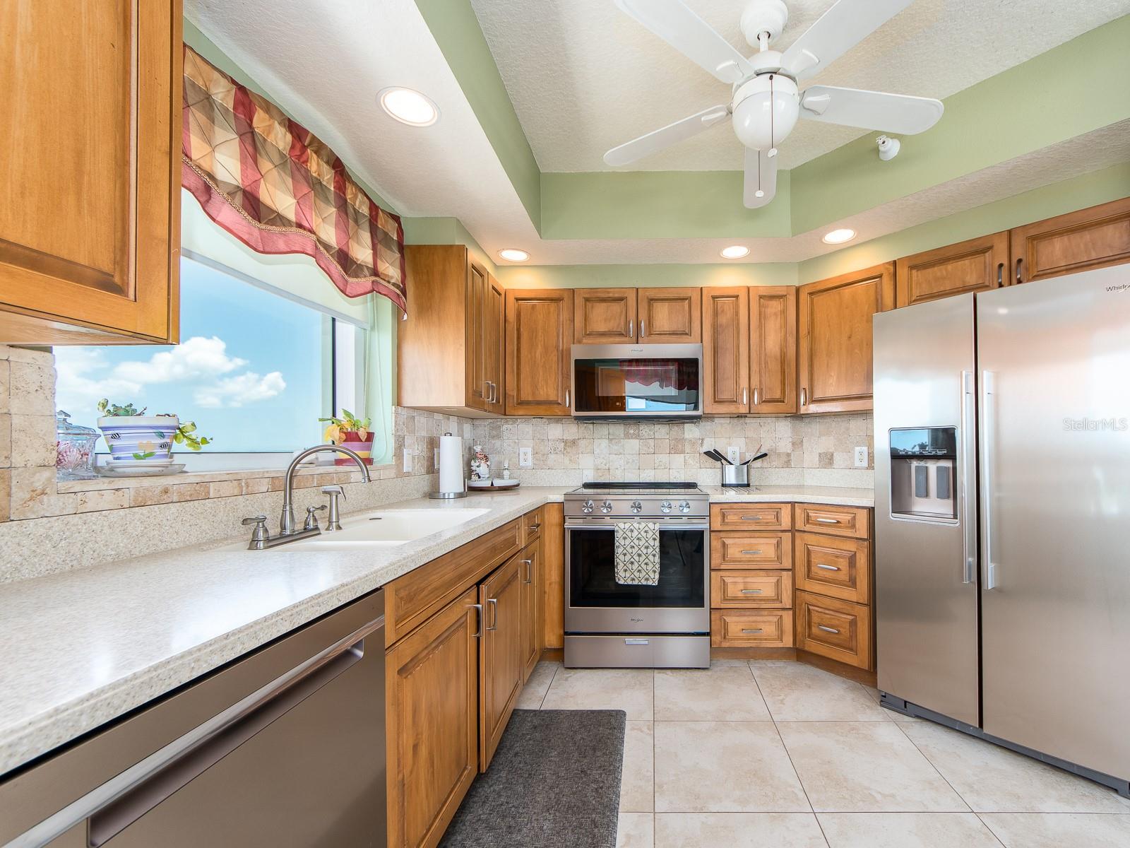 Image 13 of 64 For 1170 Gulf Boulevard 1006