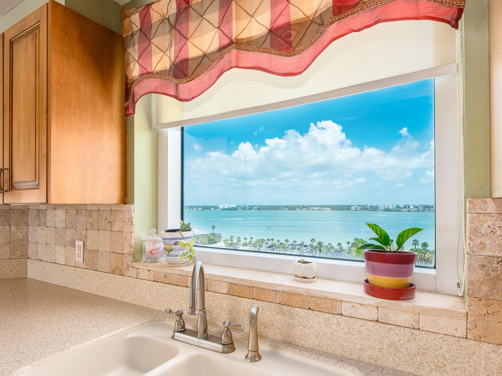 Image 15 of 64 For 1170 Gulf Boulevard 1006