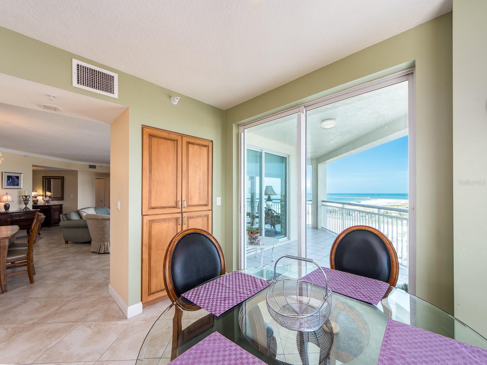 Image 17 of 64 For 1170 Gulf Boulevard 1006