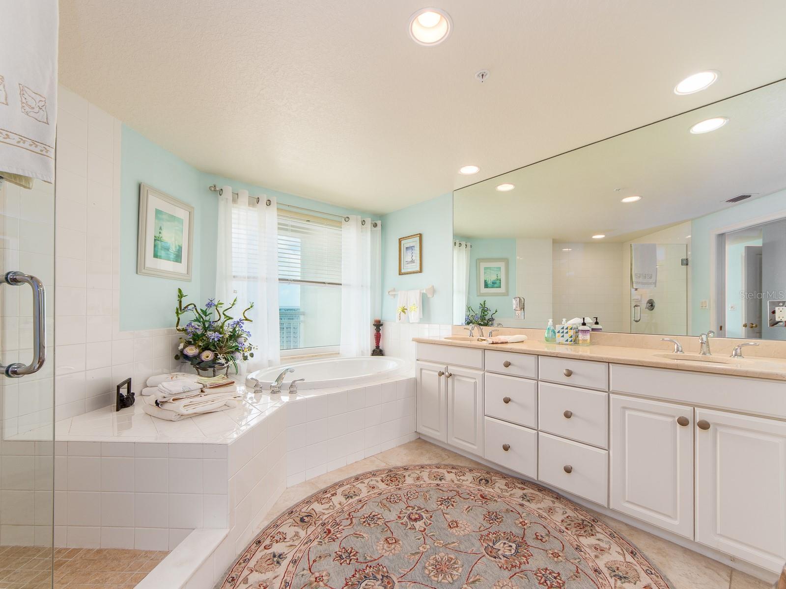 Image 30 of 64 For 1170 Gulf Boulevard 1006
