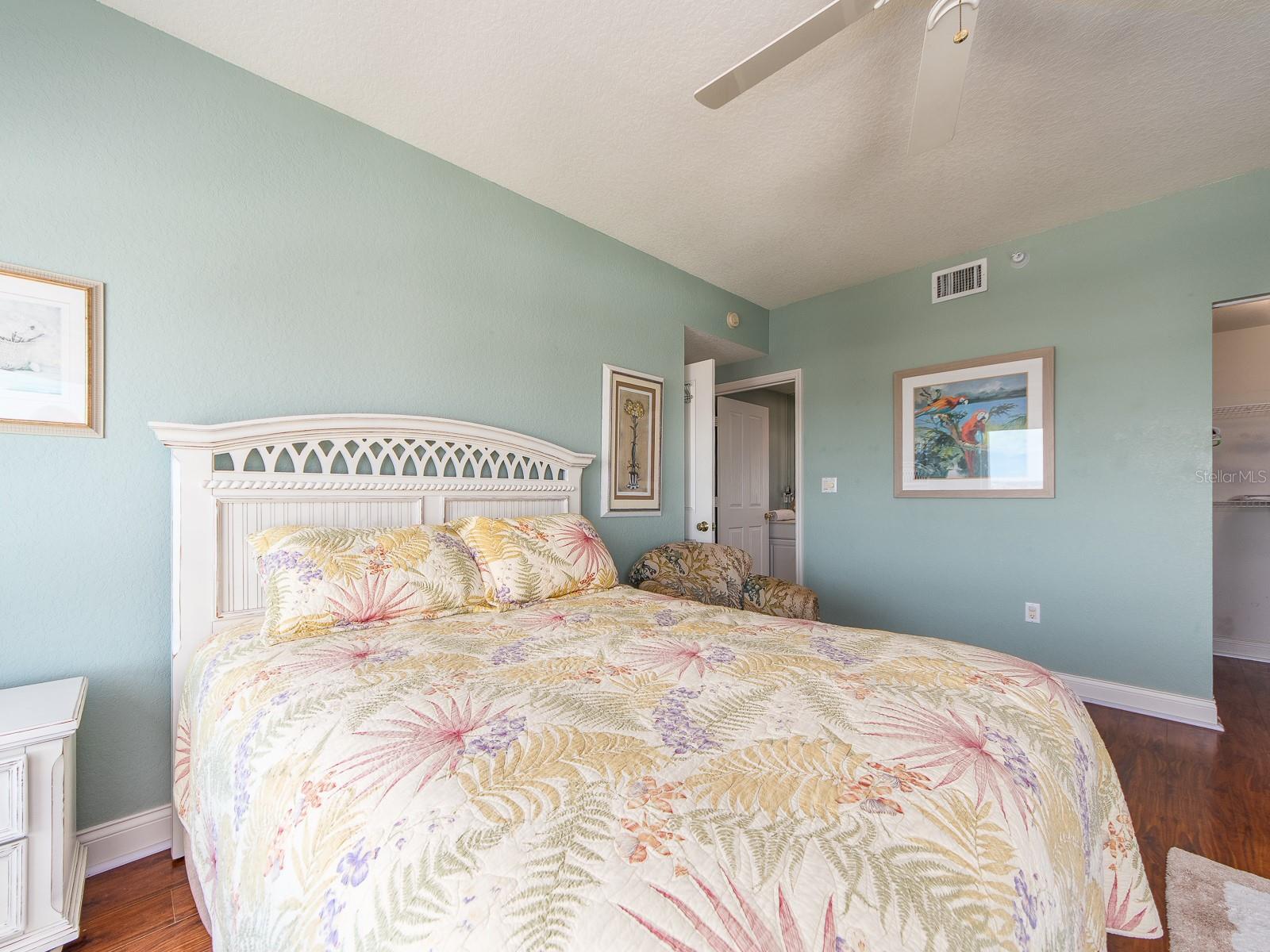 Image 34 of 64 For 1170 Gulf Boulevard 1006