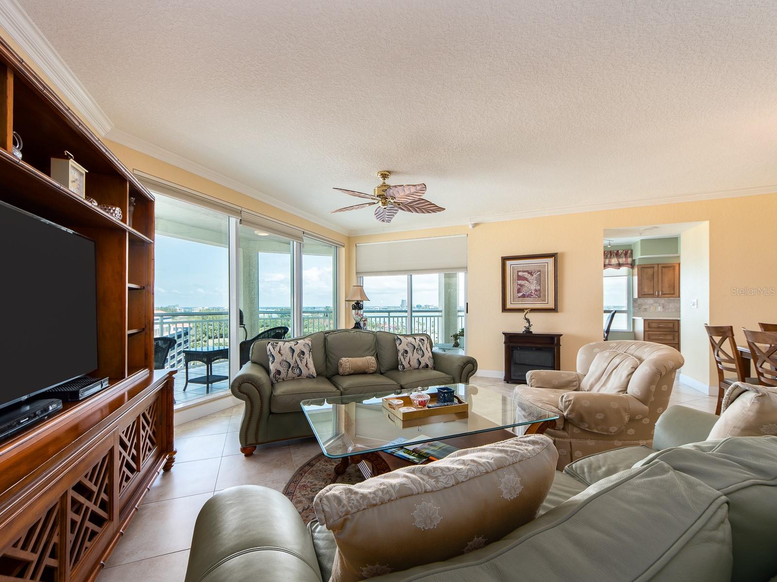 Image 8 of 64 For 1170 Gulf Boulevard 1006