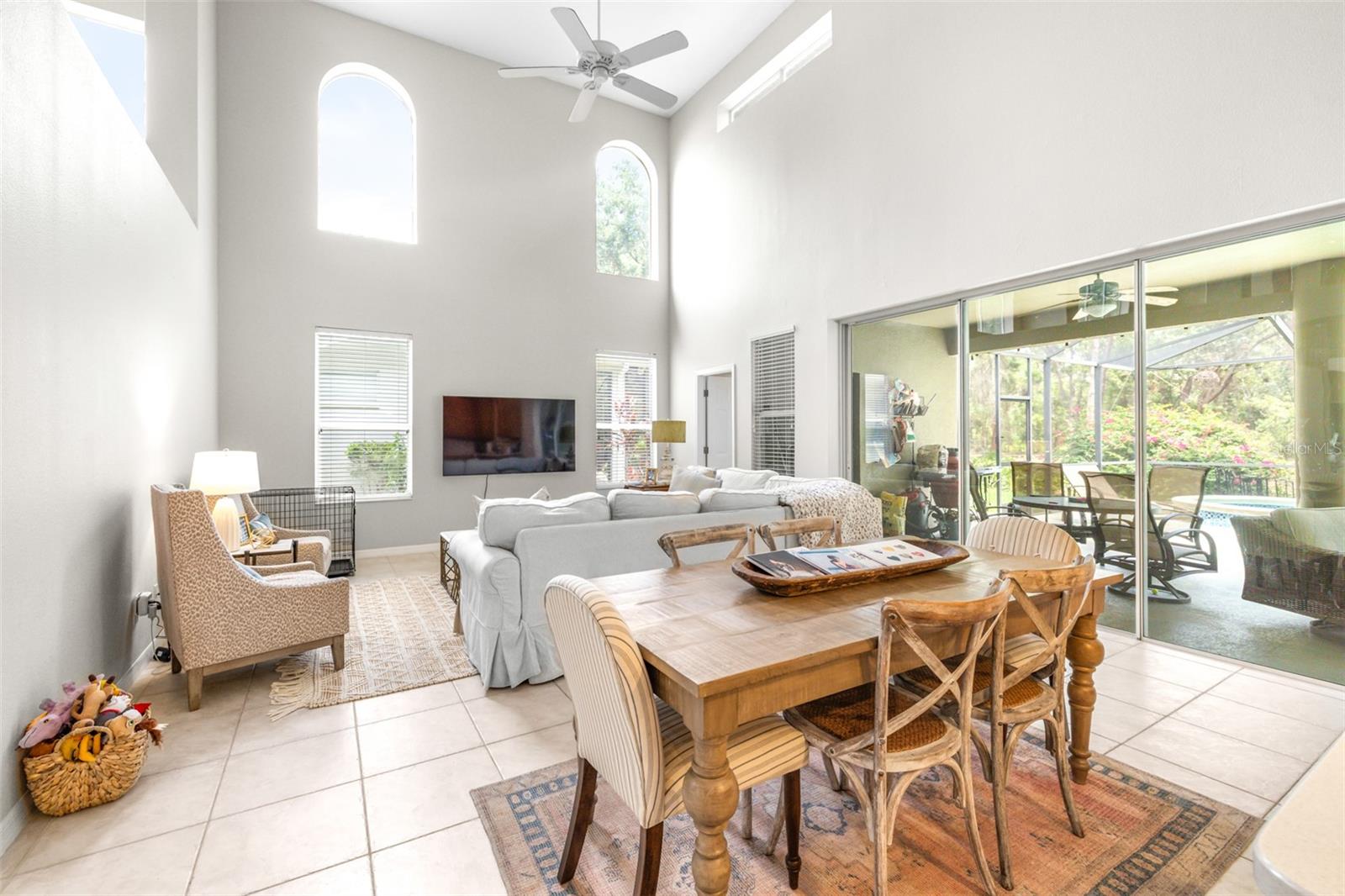 Image 17 of 98 For 5931 Cherry Oak Drive