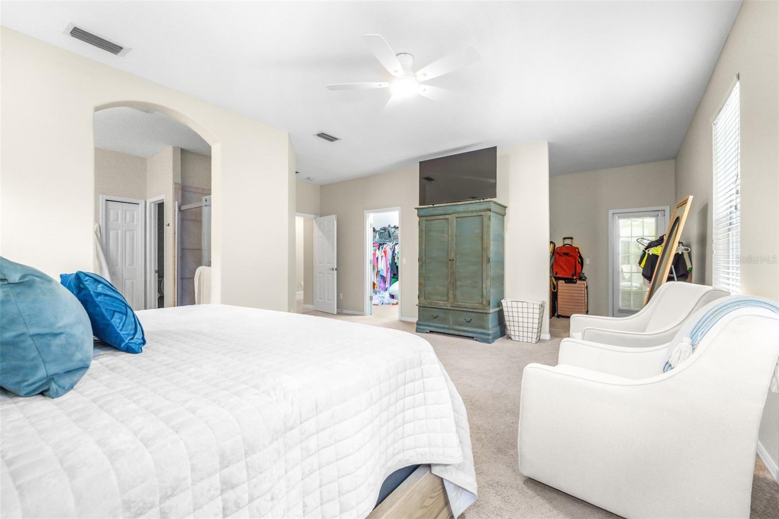 Image 33 of 98 For 5931 Cherry Oak Drive