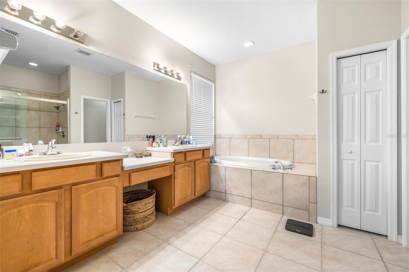 Image 34 of 98 For 5931 Cherry Oak Drive