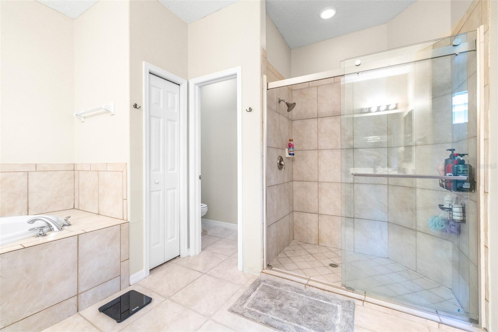 Image 36 of 98 For 5931 Cherry Oak Drive