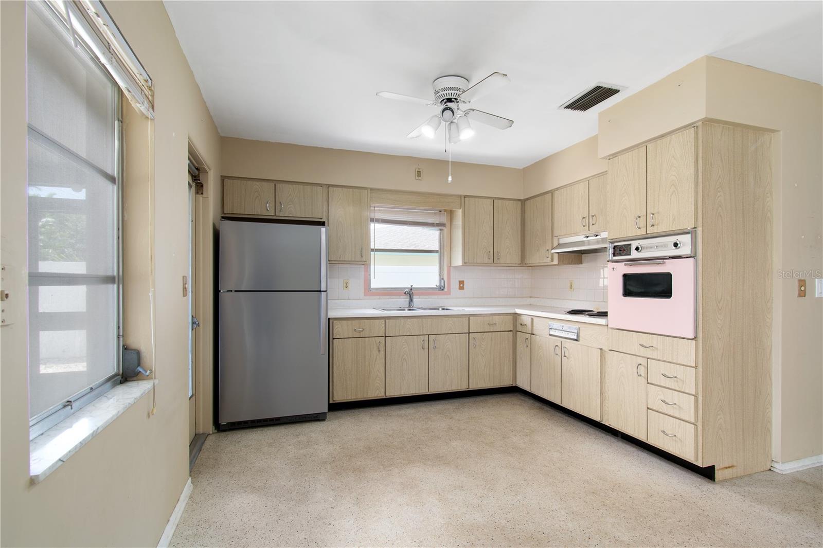 Image 16 of 44 For 13898 Jamaica Drive