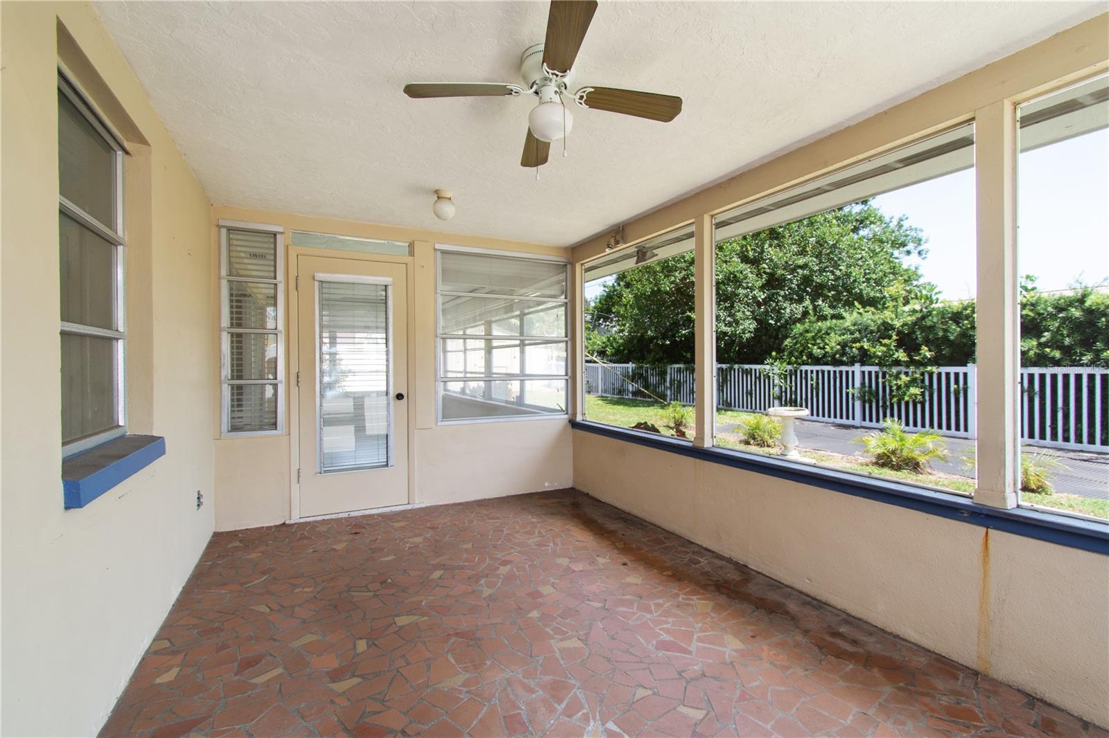 Image 3 of 44 For 13898 Jamaica Drive