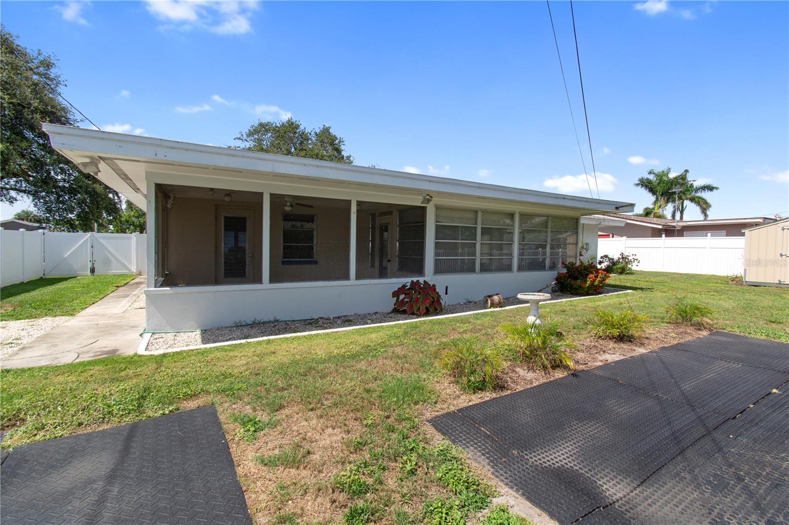 Image 34 of 44 For 13898 Jamaica Drive