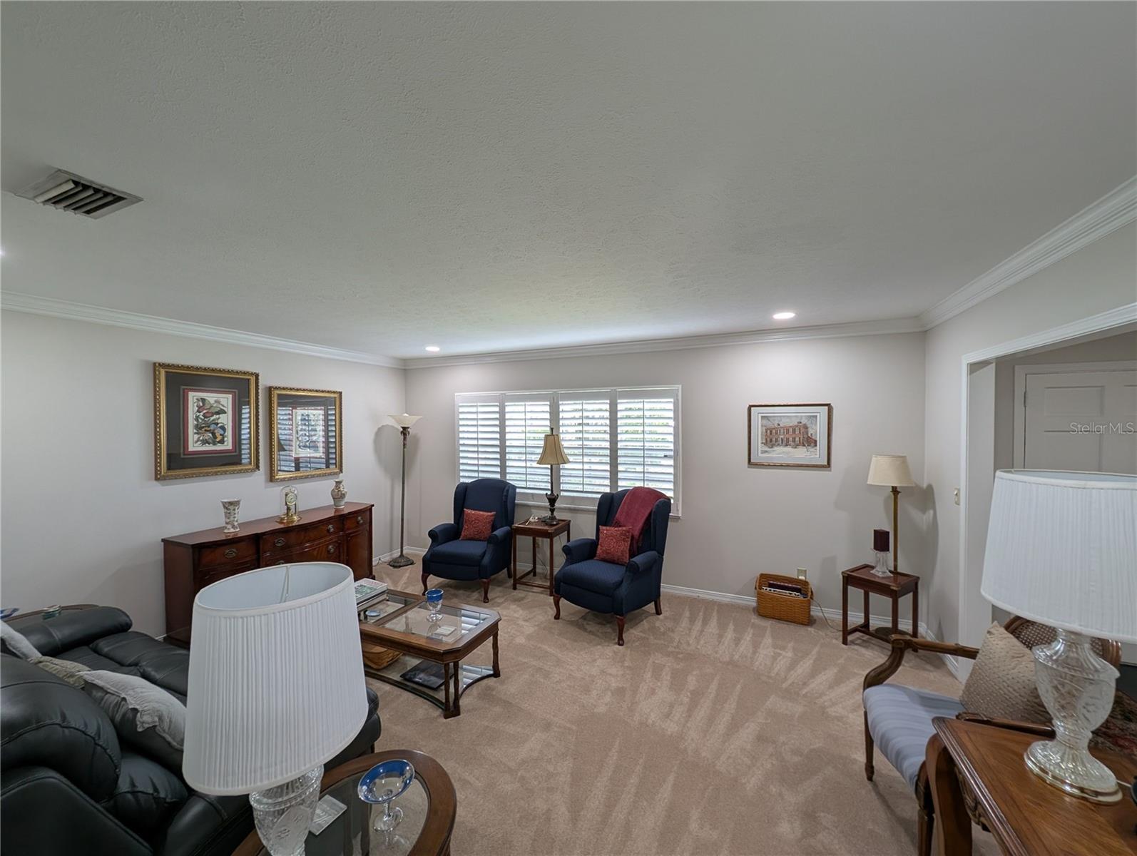 Image 14 of 55 For 210 Kingsway Drive