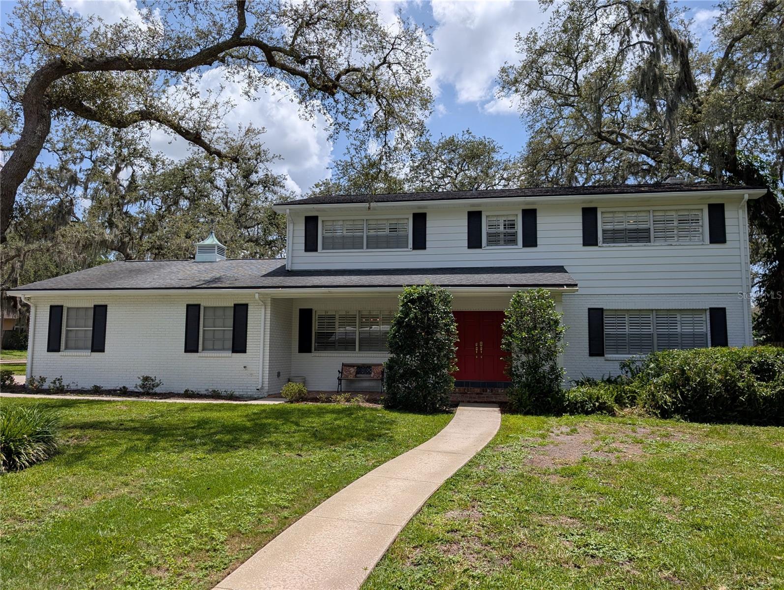 Image 2 of 55 For 210 Kingsway Drive