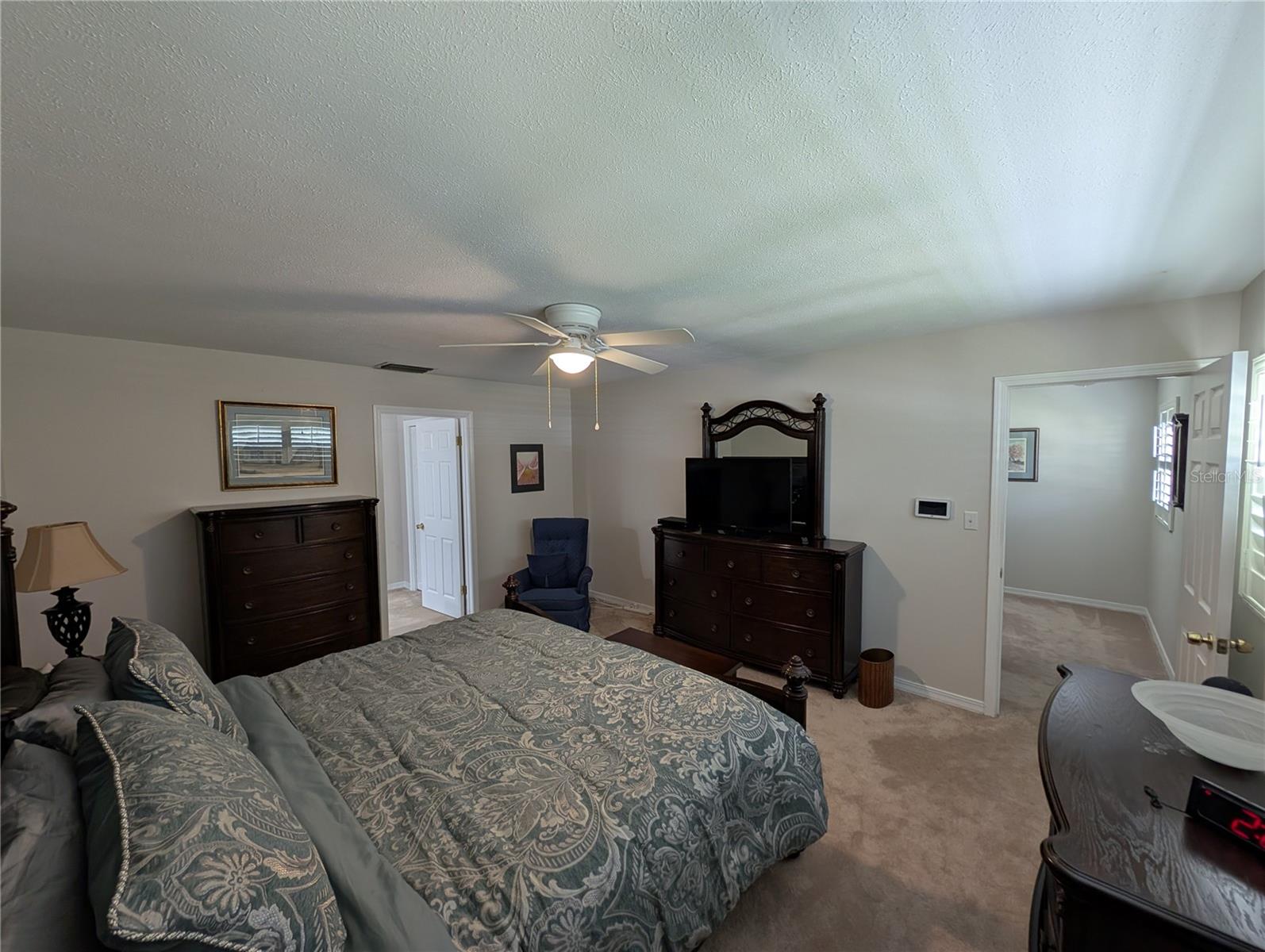Image 32 of 55 For 210 Kingsway Drive