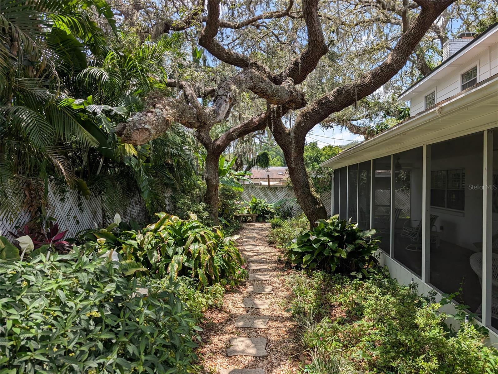 Image 48 of 55 For 210 Kingsway Drive