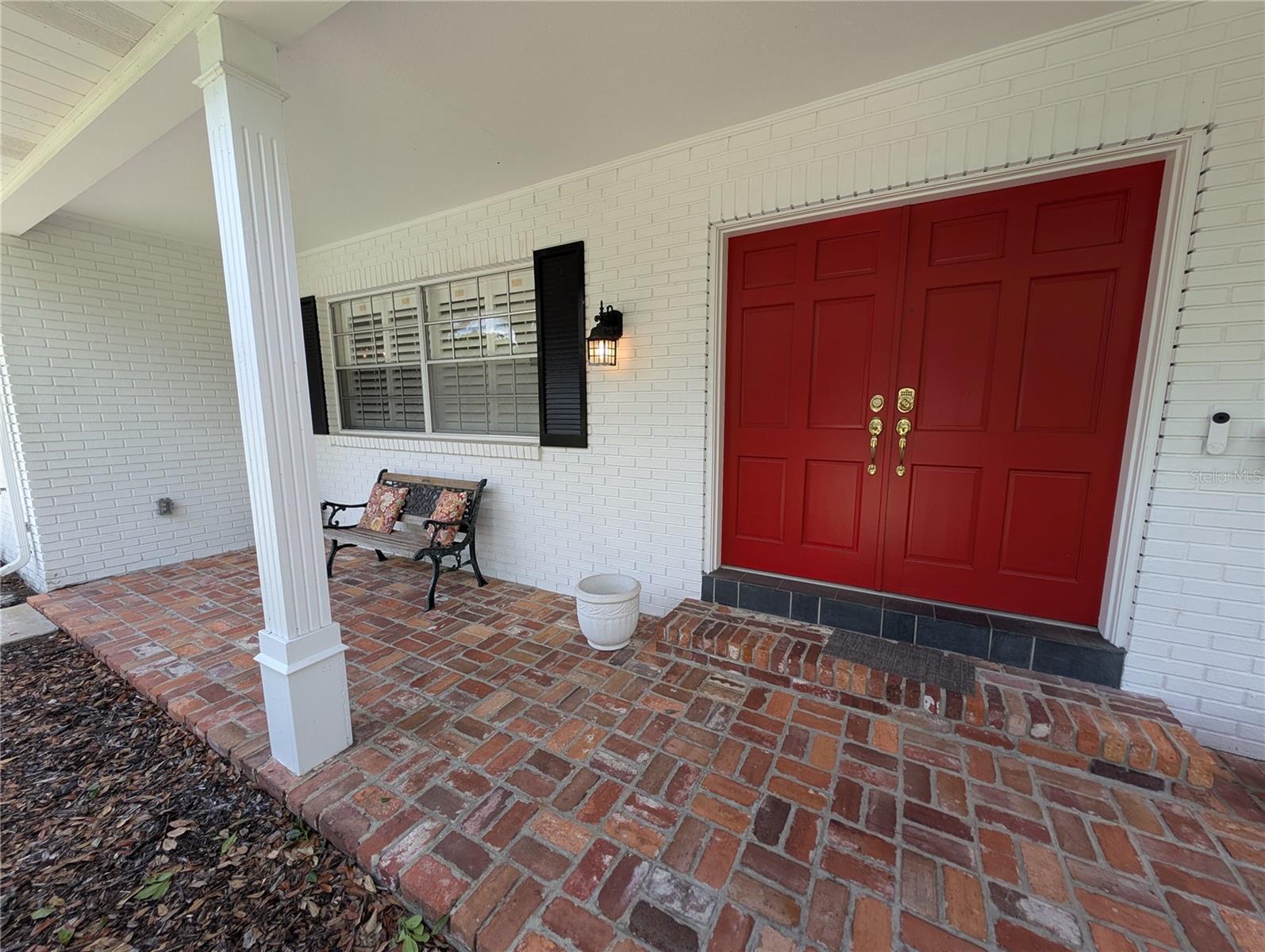 Image 6 of 55 For 210 Kingsway Drive