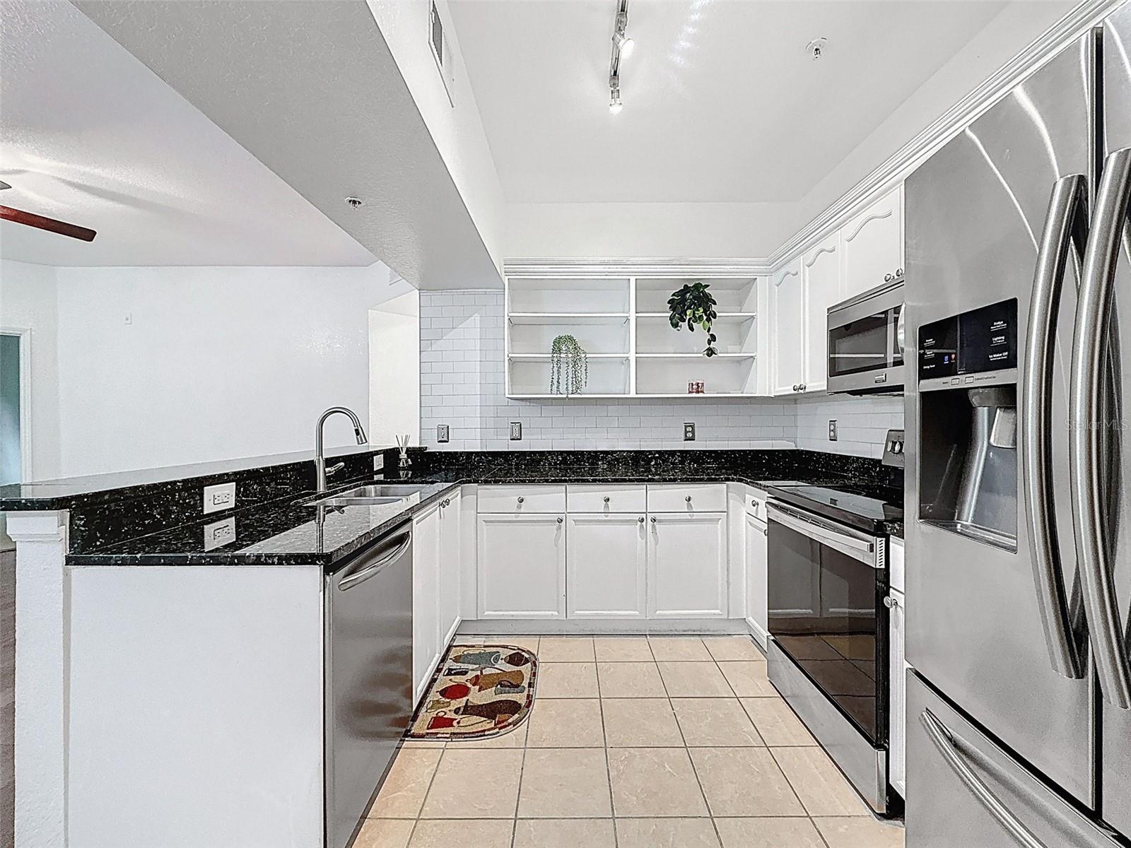 Listing photo id 17 for 5125 Palm Springs Boulevard 3108