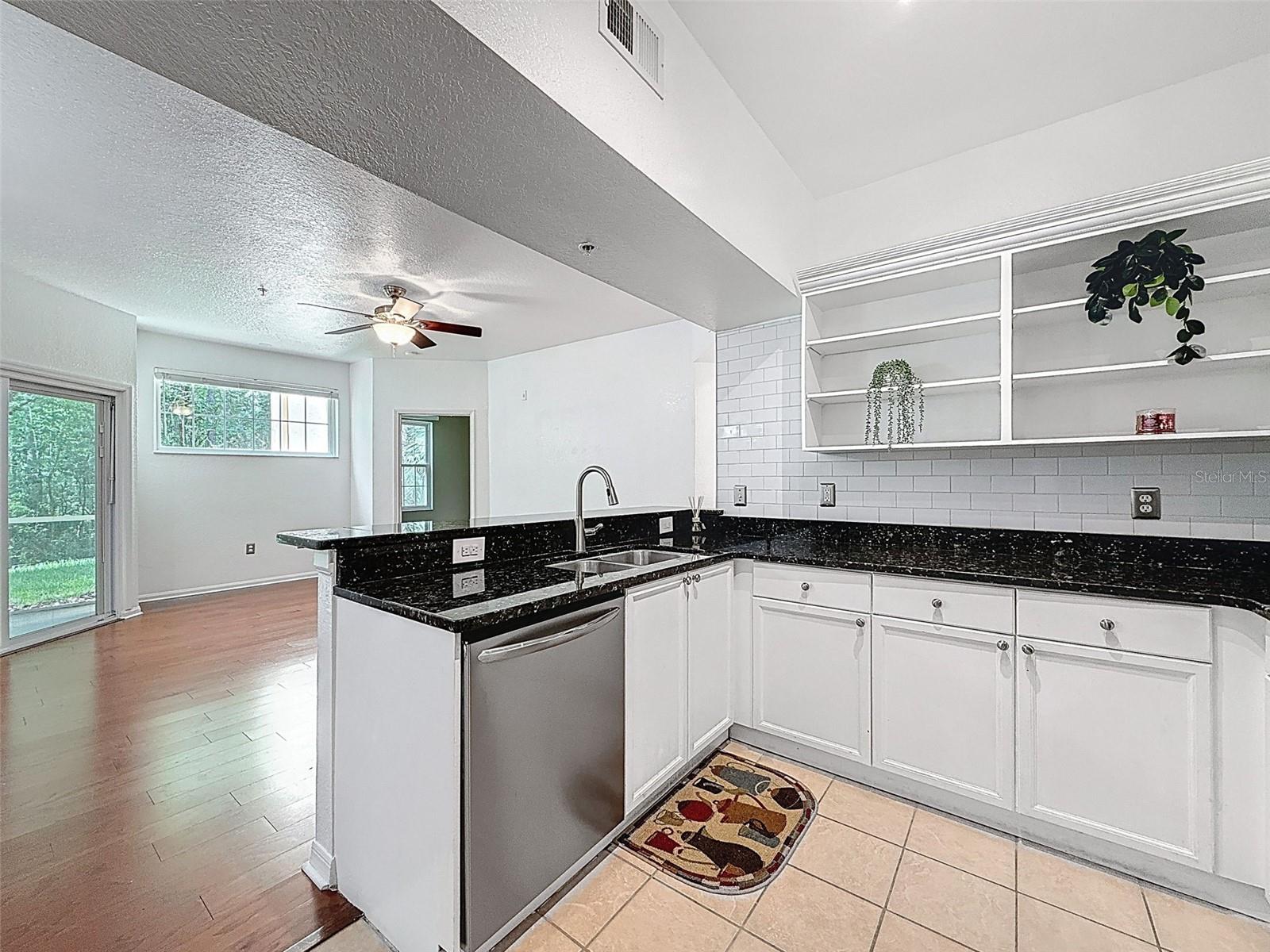 Listing photo id 21 for 5125 Palm Springs Boulevard 3108