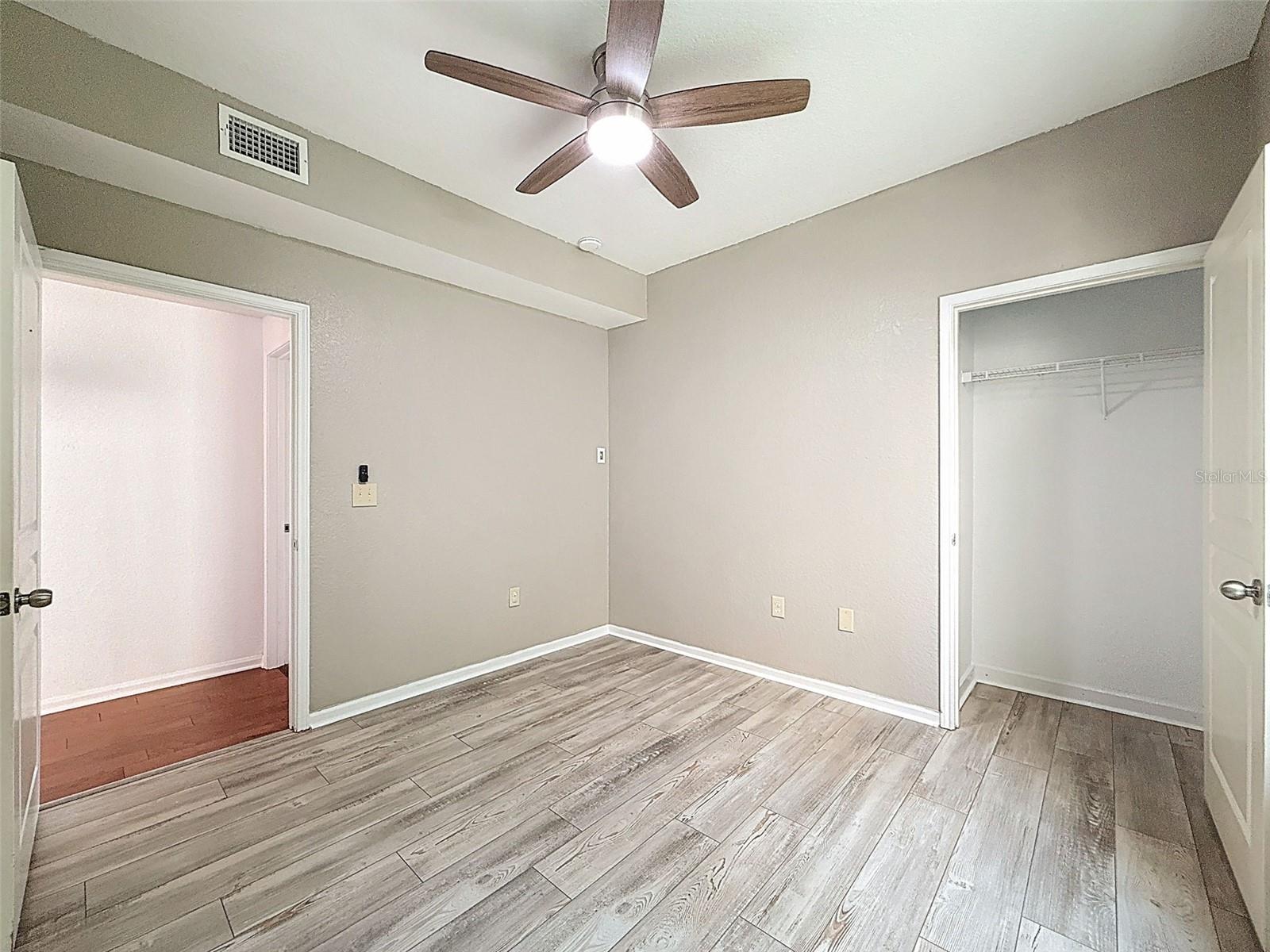 Listing photo id 32 for 5125 Palm Springs Boulevard 3108