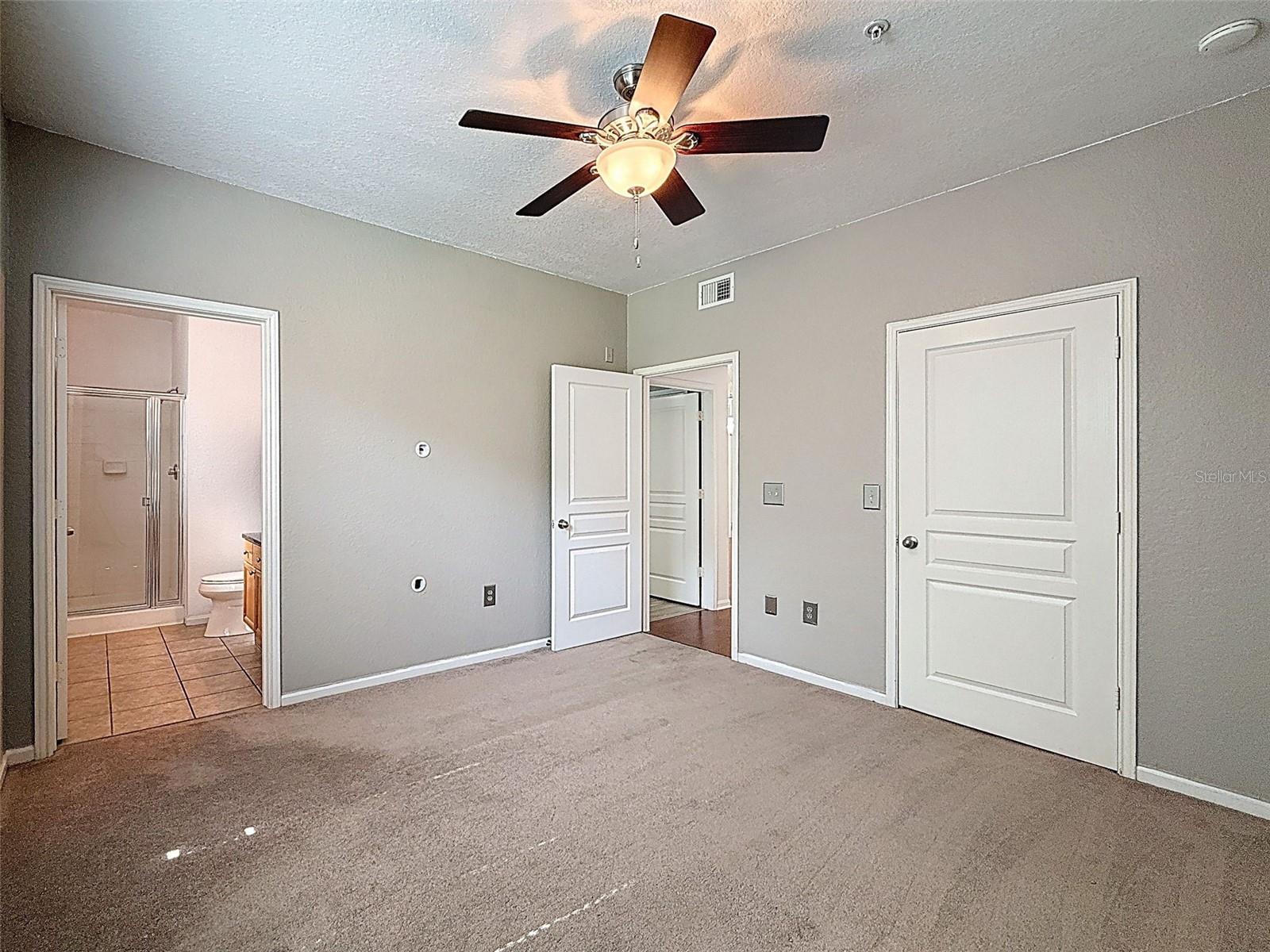 Listing photo id 34 for 5125 Palm Springs Boulevard 3108
