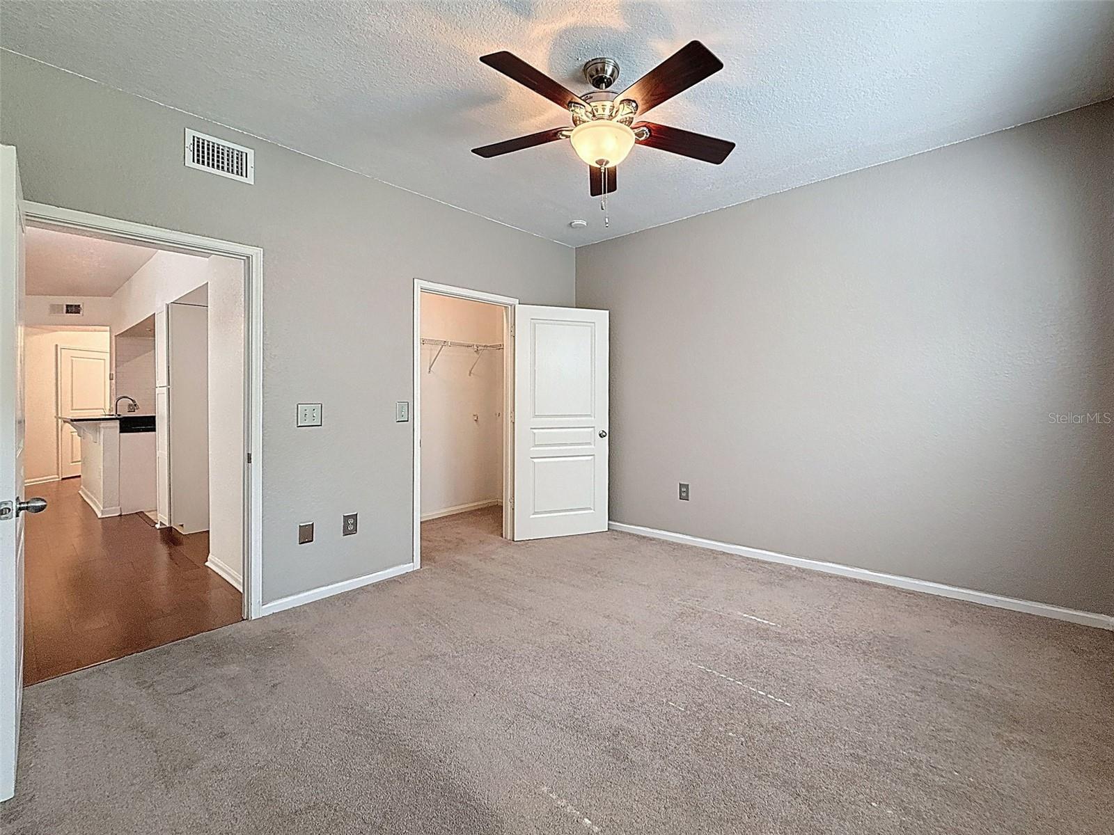Listing photo id 39 for 5125 Palm Springs Boulevard 3108
