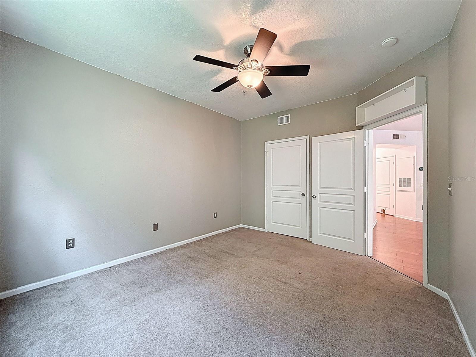 Listing photo id 44 for 5125 Palm Springs Boulevard 3108