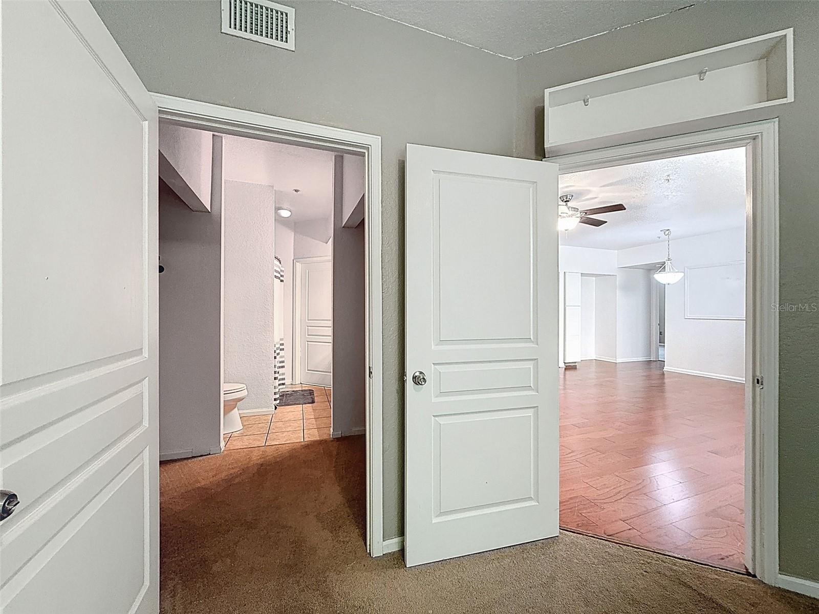 Listing photo id 45 for 5125 Palm Springs Boulevard 3108