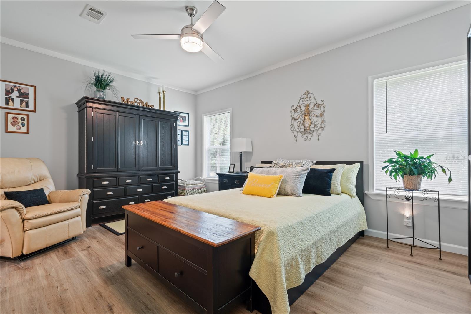 Image 12 of 22 For 7039 Straight Avenue