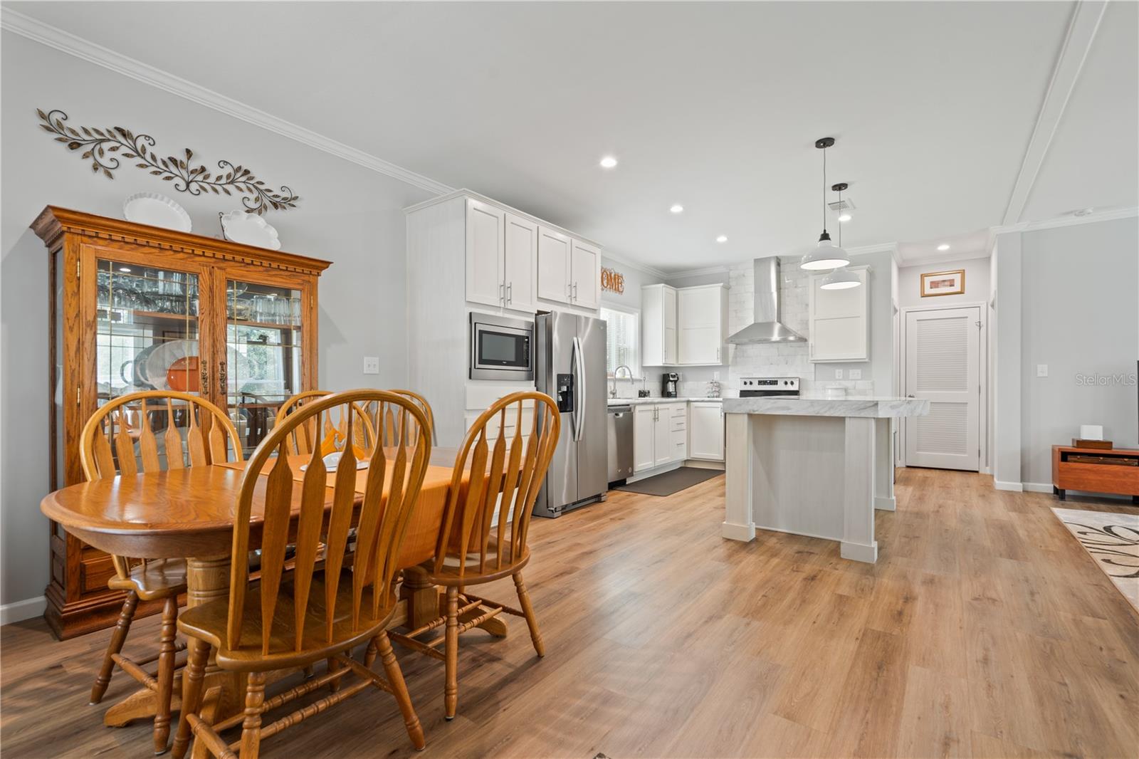 Image 4 of 22 For 7039 Straight Avenue