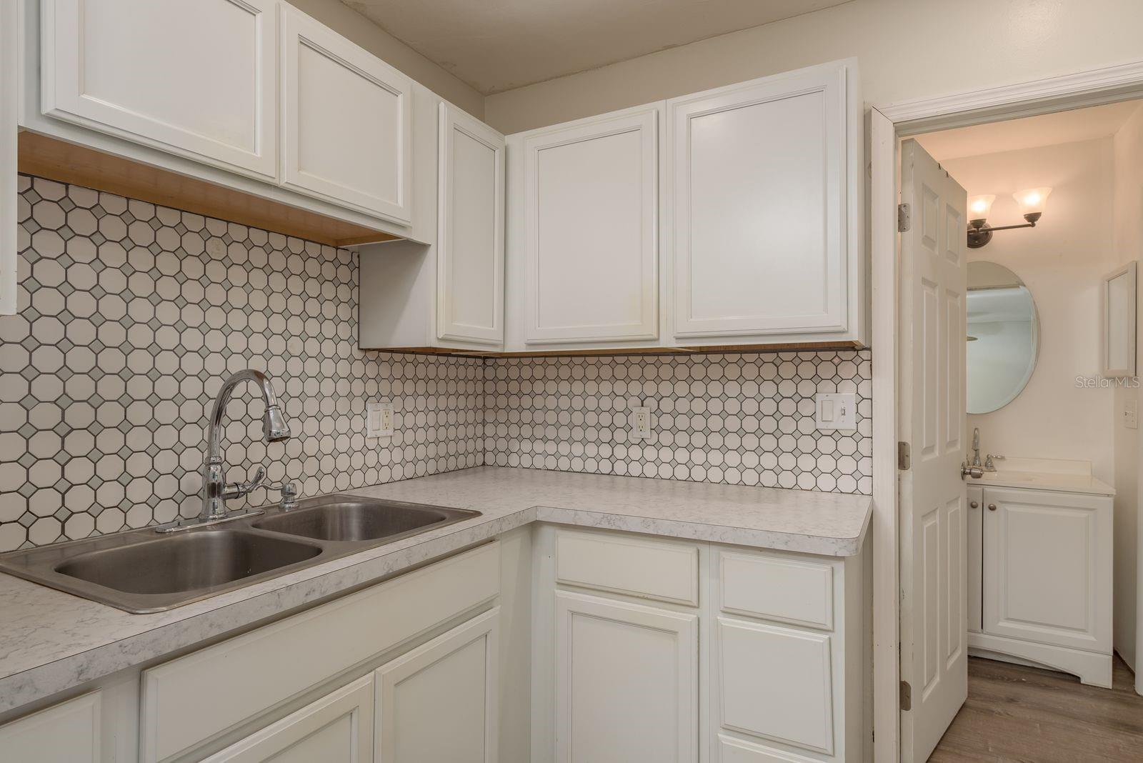 Image 10 of 27 For 10623 103rd Street