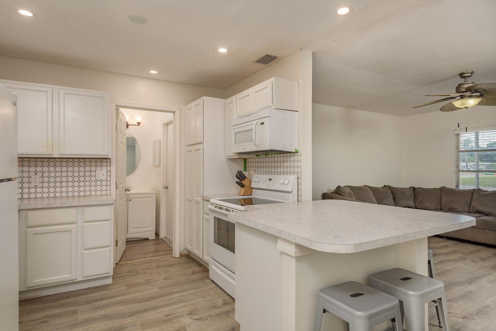Image 11 of 27 For 10623 103rd Street