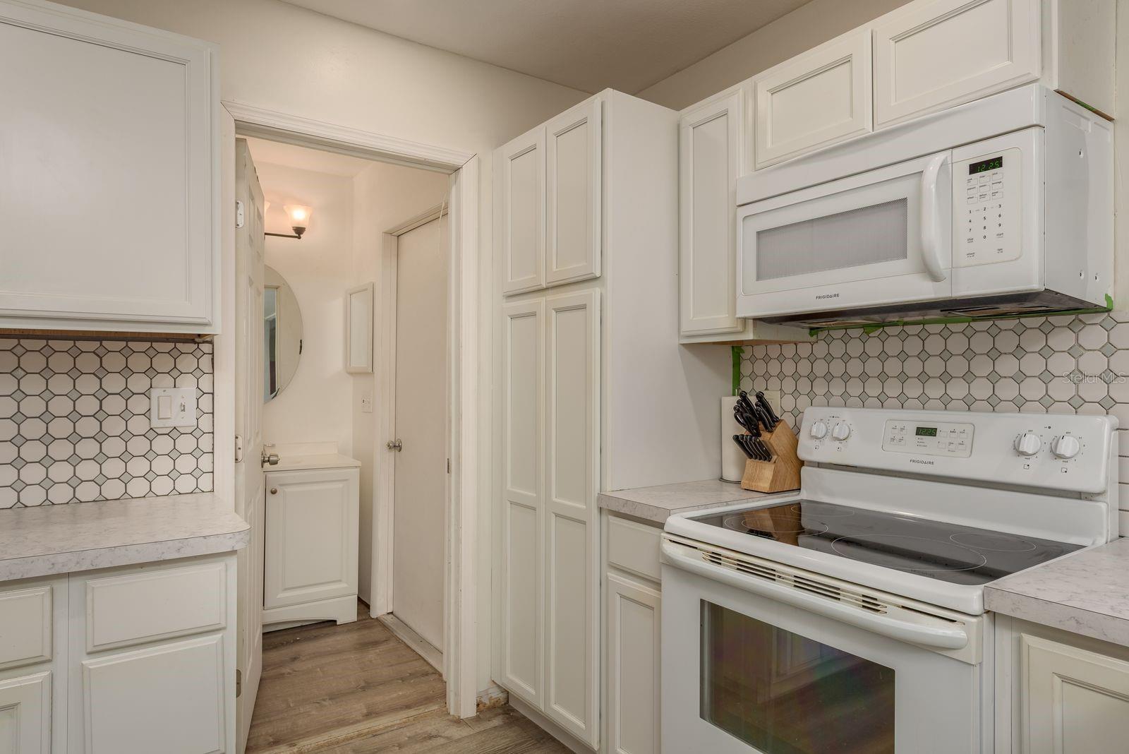 Image 12 of 27 For 10623 103rd Street