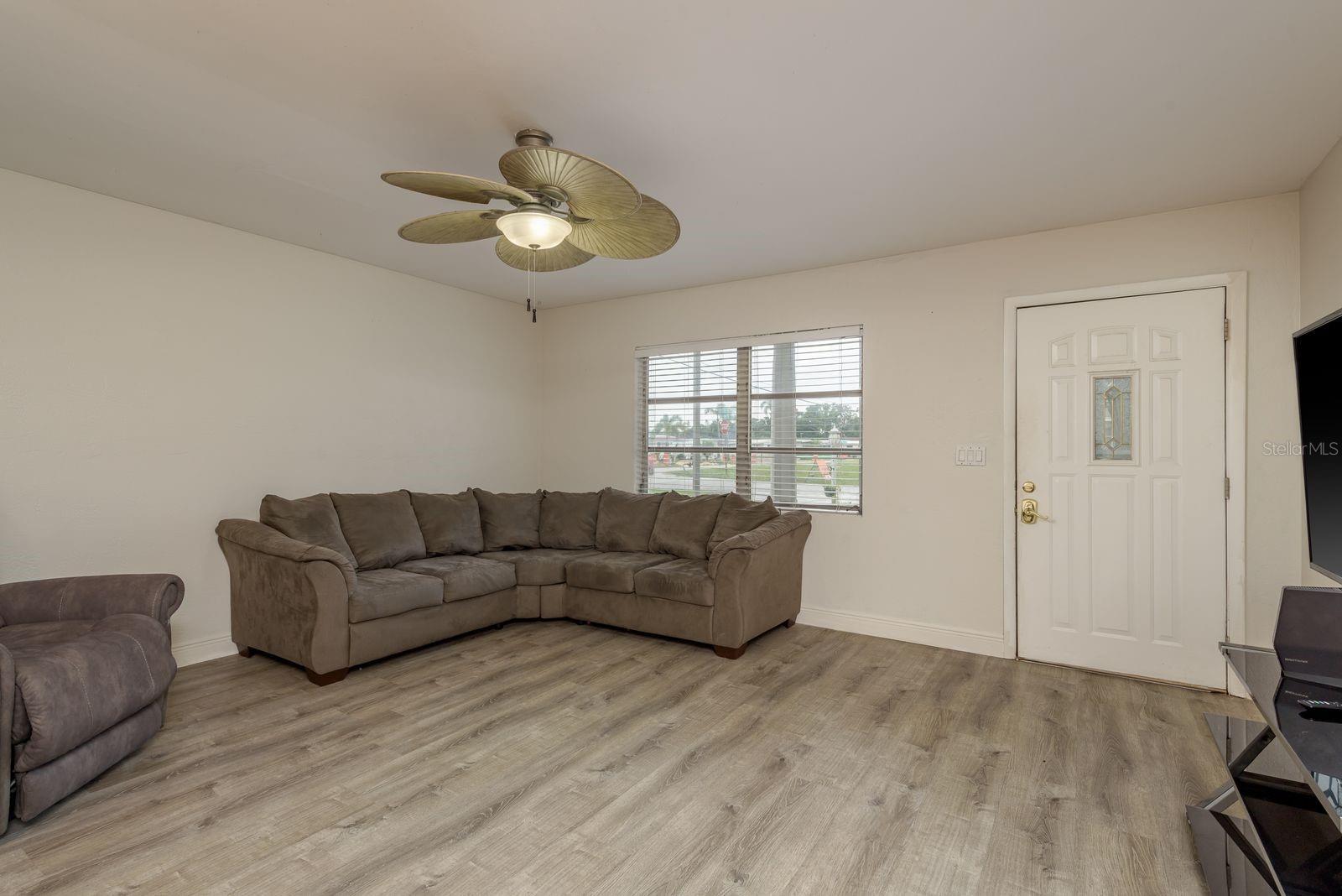 Image 3 of 27 For 10623 103rd Street