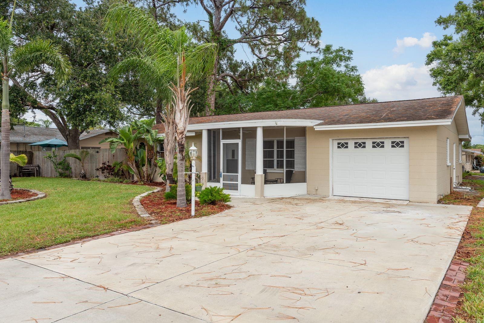 Image 5 of 27 For 10623 103rd Street