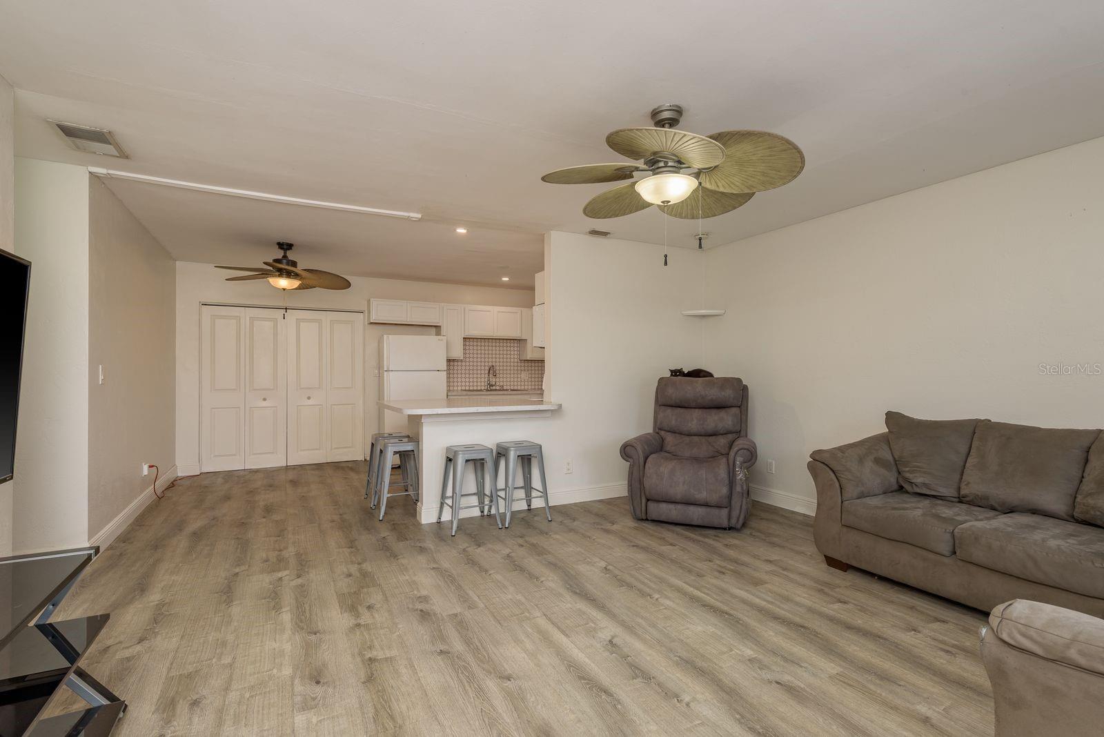 Image 7 of 27 For 10623 103rd Street