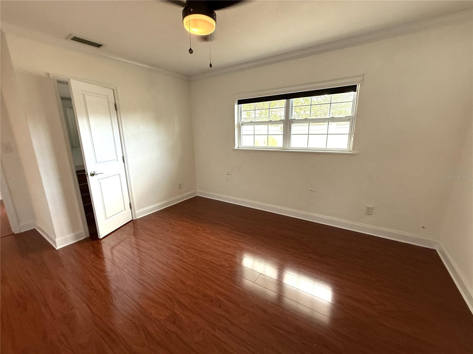 Image 10 of 25 For 1048 40th Avenue Ne