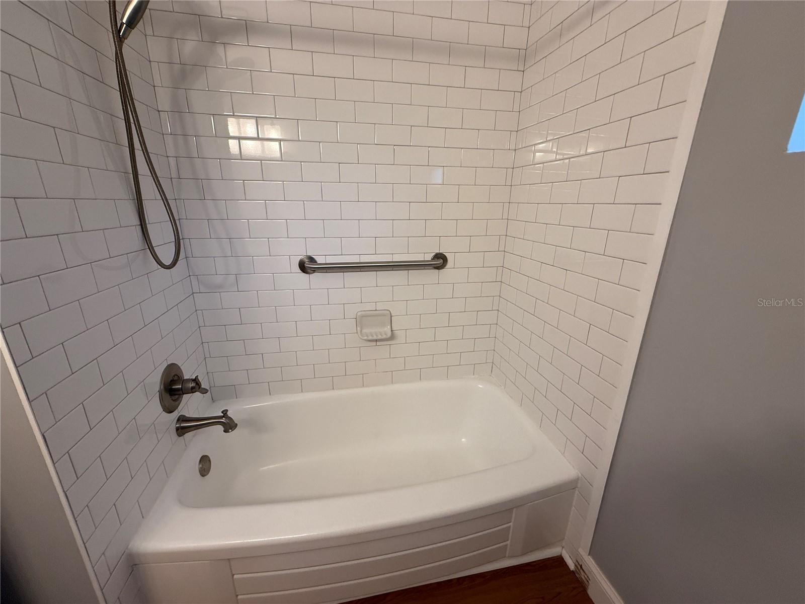 Image 19 of 25 For 1048 40th Avenue Ne