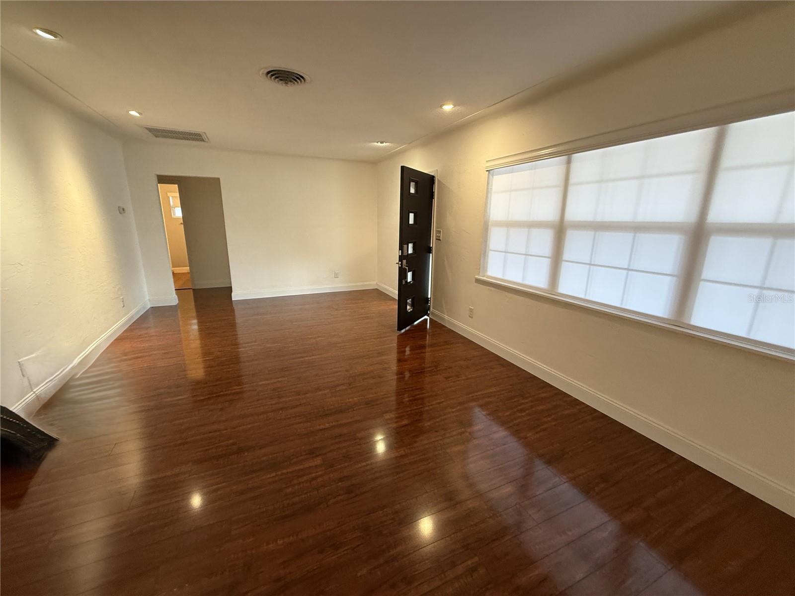 Image 2 of 25 For 1048 40th Avenue Ne