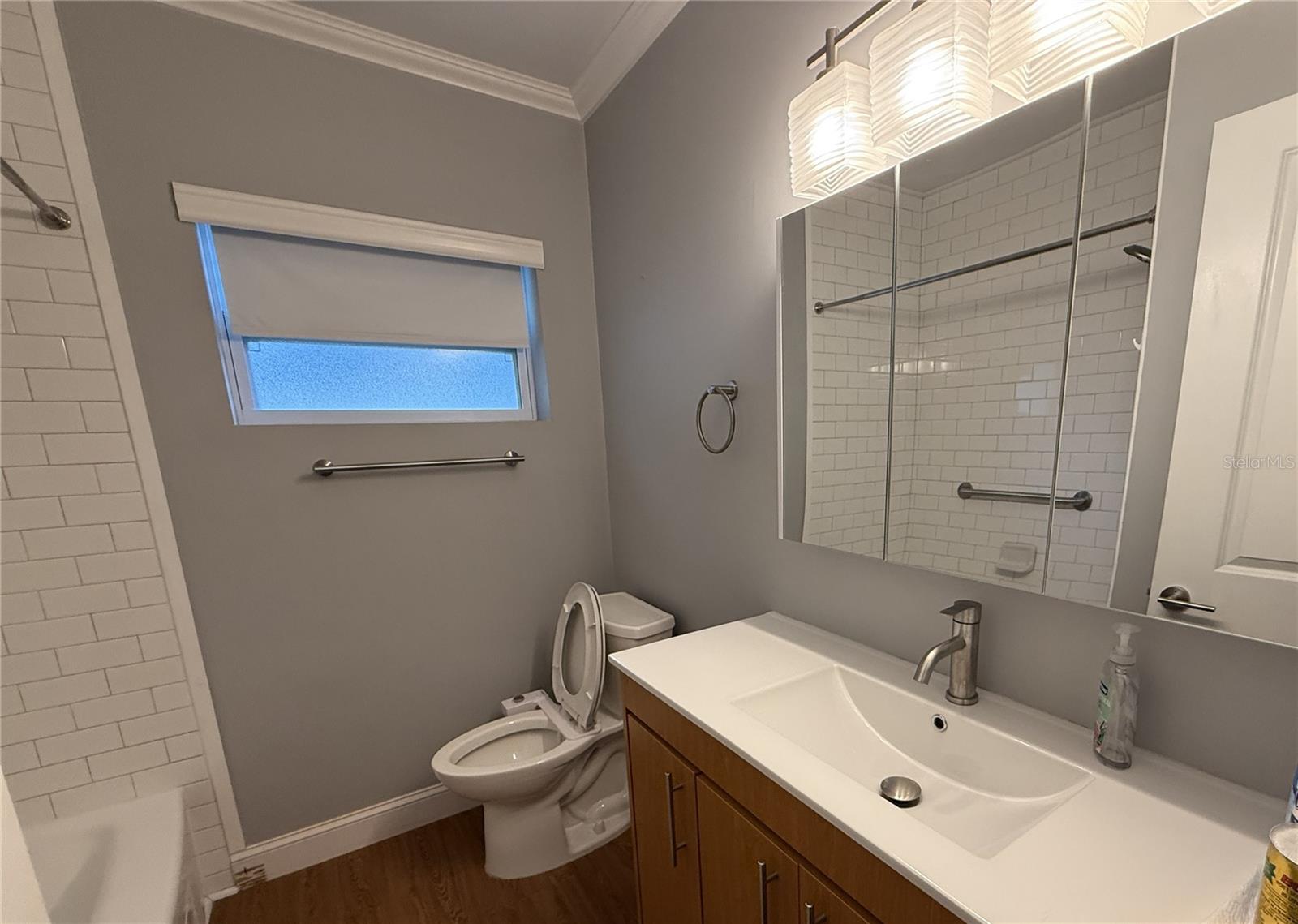 Image 20 of 25 For 1048 40th Avenue Ne