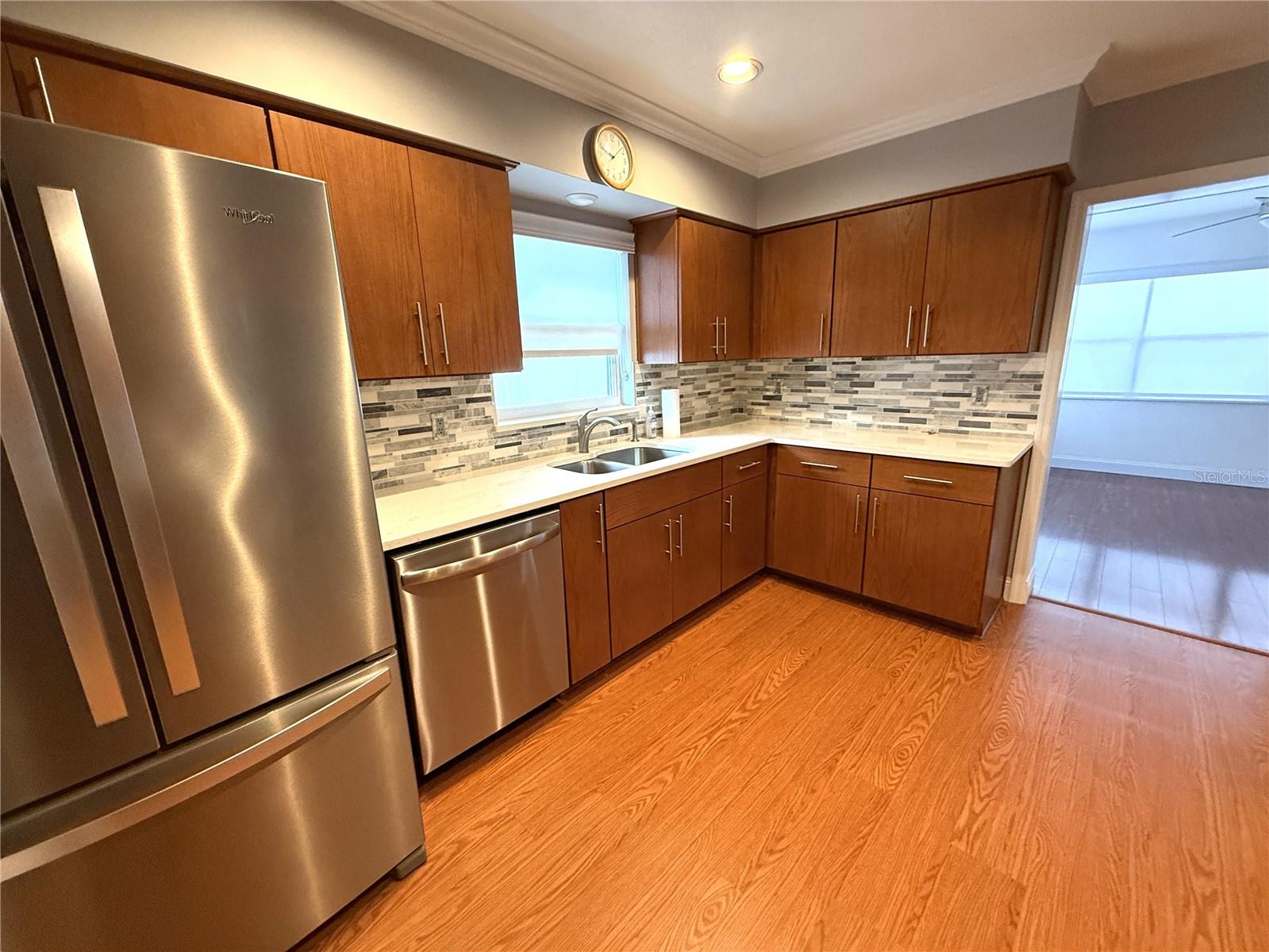 Image 4 of 25 For 1048 40th Avenue Ne