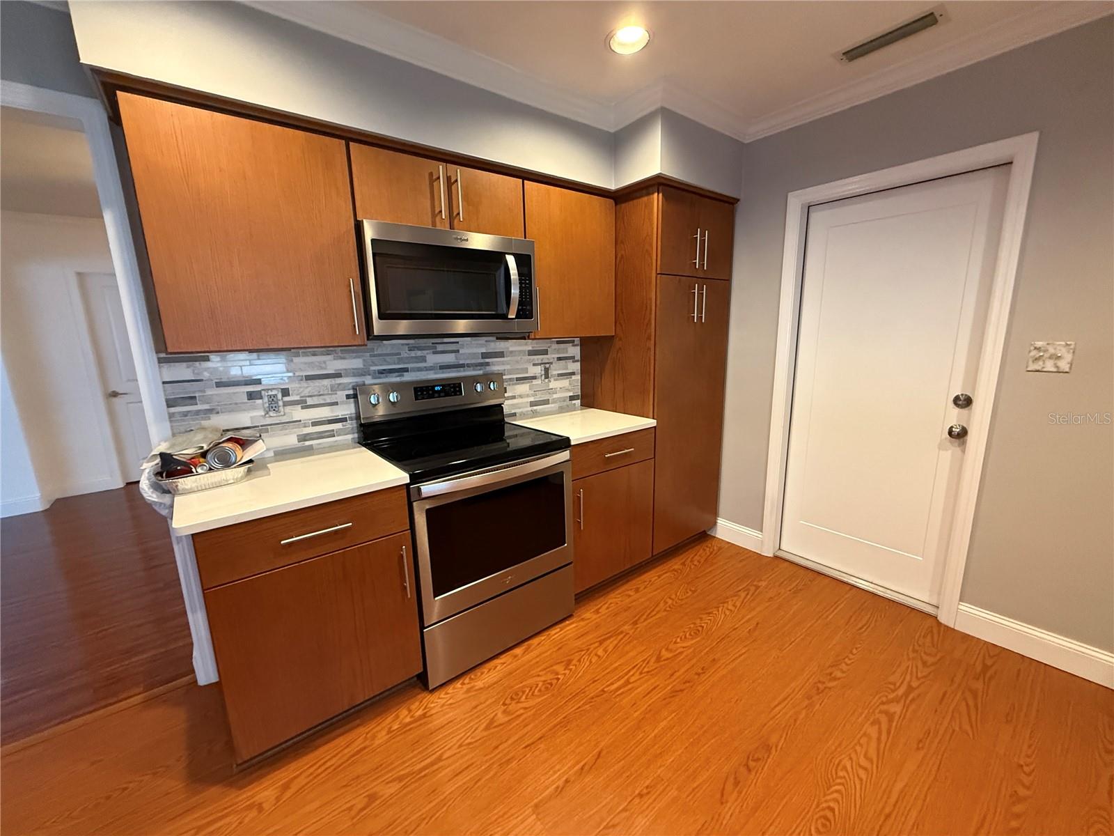 Image 5 of 25 For 1048 40th Avenue Ne