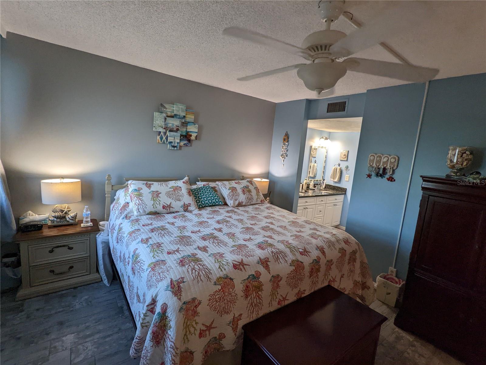 Image 14 of 23 For 2616 Cove Cay Drive 703