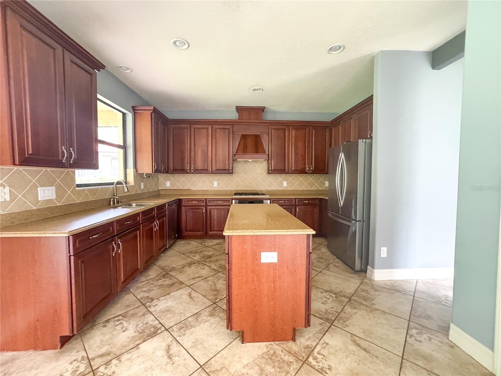 Image 6 of 23 For 20318 Chestnut Grove Drive